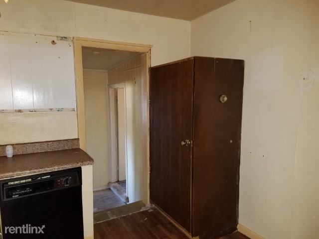 Building Photo - 4 br, 1 bath House - 2011 Stonewall Drive