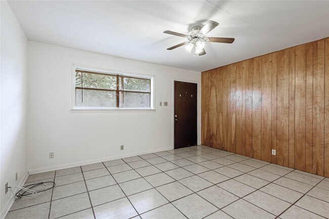Foto del edificio - 120 McAdams Ln