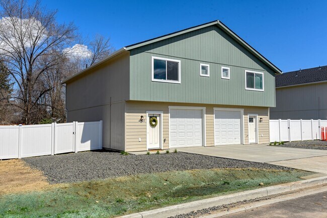 Foto del edificio - 4919-4921 E 6th Ave