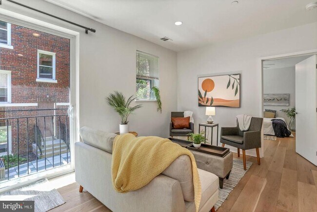 Foto del edificio - 129 W St NW