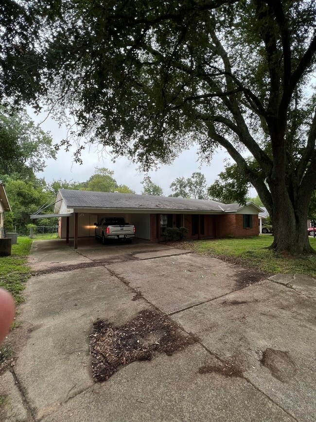 Building Photo - Coming Soon! Southern Hills!