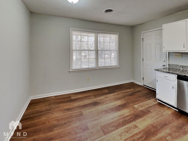 Foto del edificio - 421 Cabriolet Ct