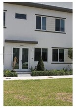 Building Photo - 10445 NW 66th St