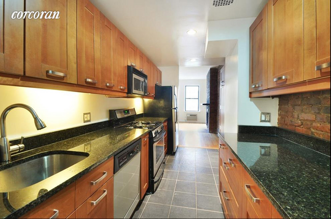 Foto del edificio - 213 W 21st St