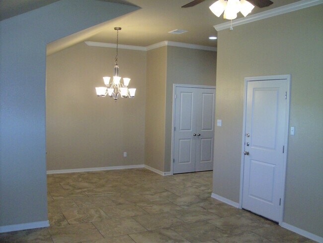Foto del edificio - 3/2 Duplex off Bunny Trail Killeen - Text 201-231-7228 for more details