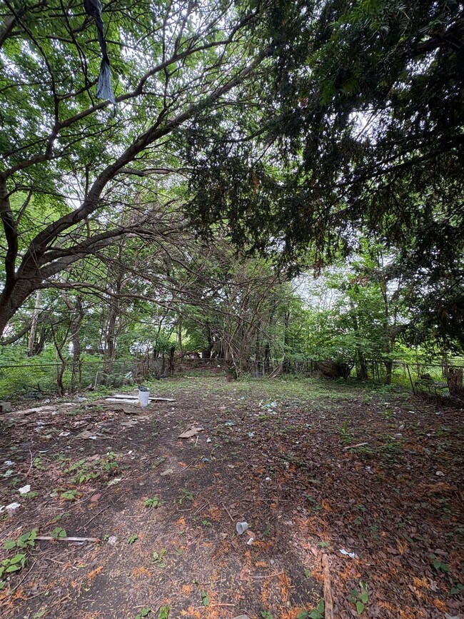 Foto del edificio - 1425 E 81st St