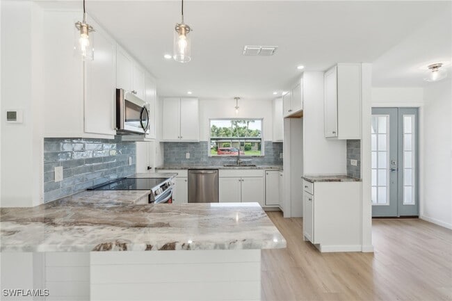 Building Photo - 13724 River Forest Dr