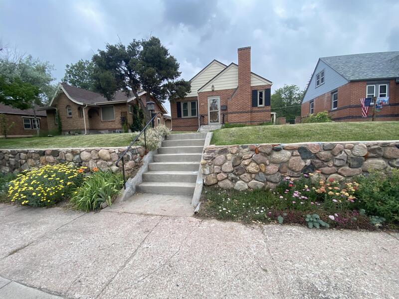 Primary Photo - 412 West 1st Avenue