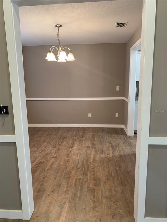 Foto del edificio - 1529 Spring Ridge Cir