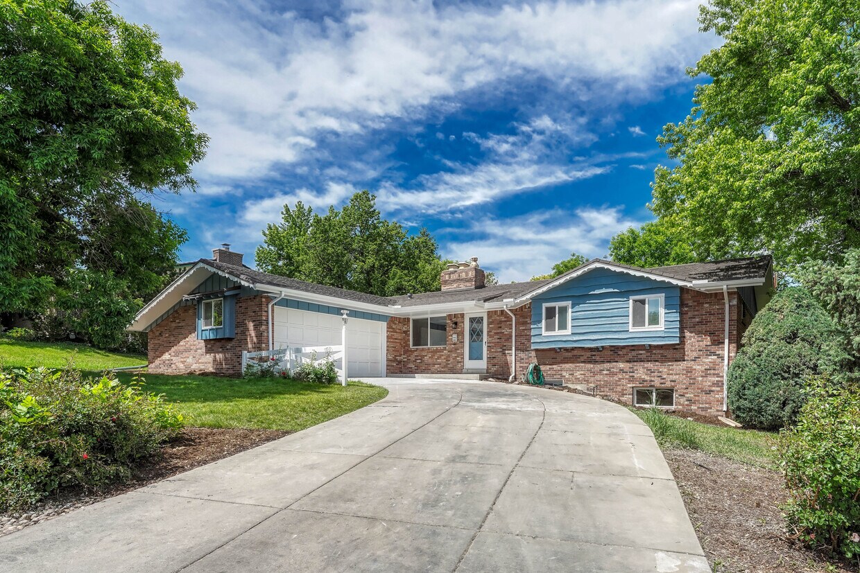 Foto principal - 2659 Simms St