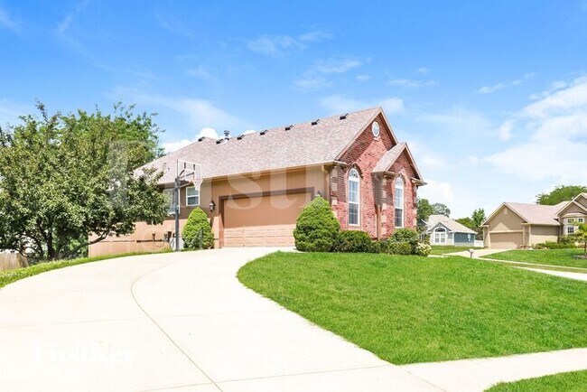Foto del edificio - 13400 Sycamore Dr
