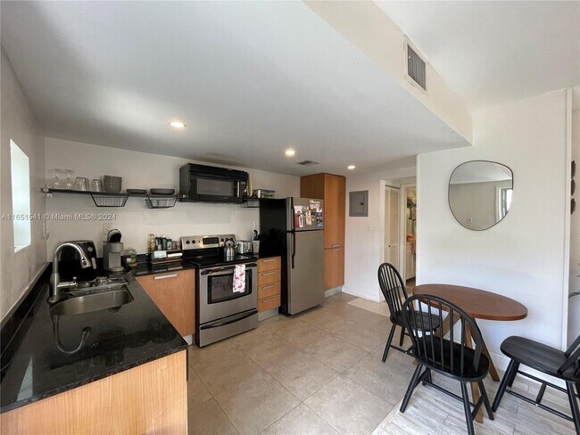 Foto del edificio - 1040 7th St