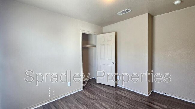Building Photo - 609A Moody Ln