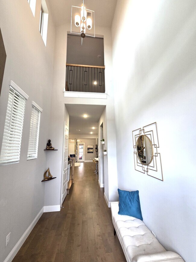 Building Photo - 8066 Glastonbury Dr