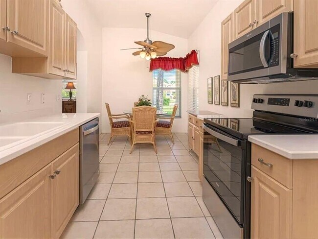 Building Photo - 1151 Yosemite Dr