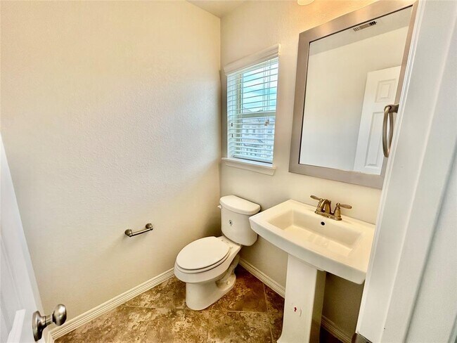 Foto del edificio - 1507 Peyton Oaks Pl