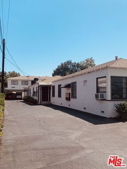 Building Photo - 604 E Windsor Rd