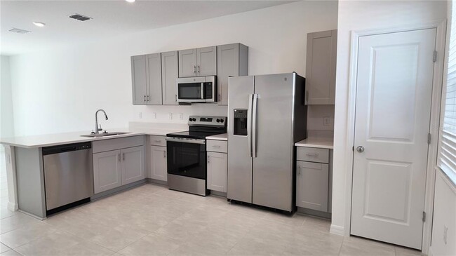 Building Photo - 2937 Skyline Lp