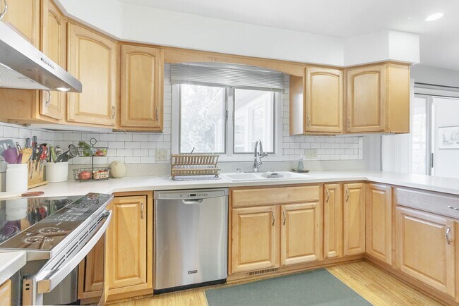 Foto del edificio - 313 Walnut Grove Dr