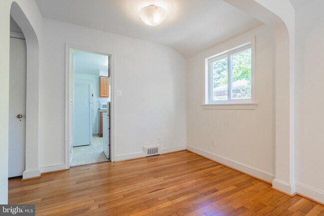 Foto del edificio - 1226 N Taylor St