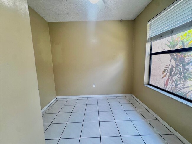 Building Photo - 2143 St Marteen Ct