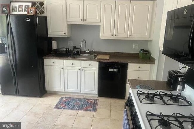 Foto del edificio - 6830 Wild Rose Ct