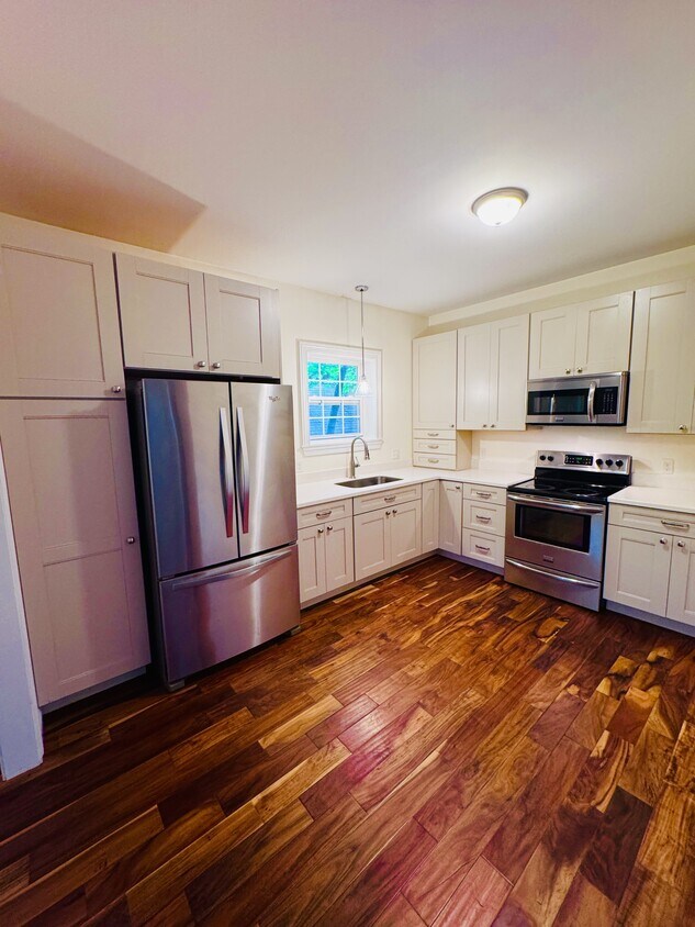 Foto principal - 8 Orient Ave