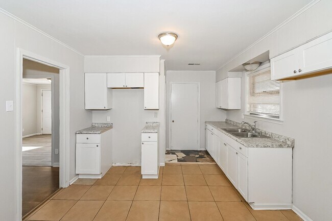 Foto del edificio - 3043 Christine Rd