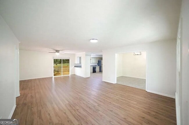 Foto del edificio - 325 Segrest Cir