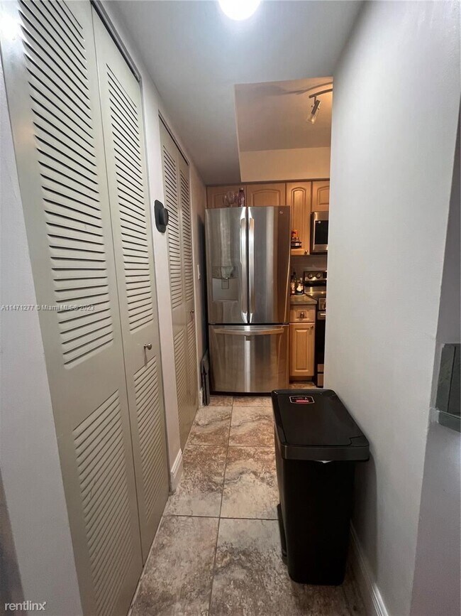 Building Photo - 3 br, 2 bath House - 15549 Miami Lakeway N...