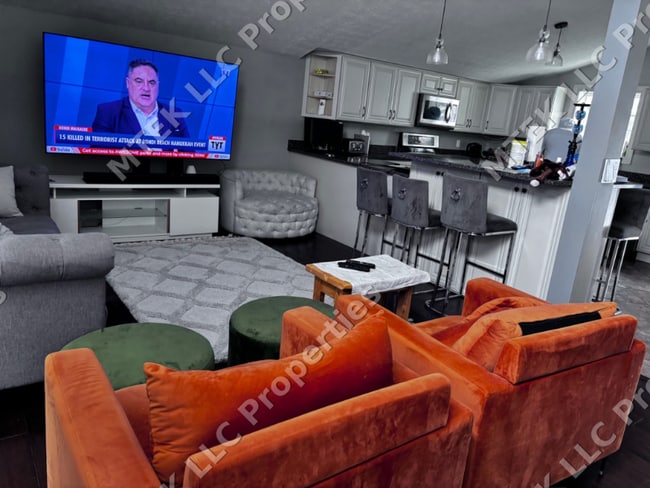 Foto del edificio - 8 Pinehurst Ct