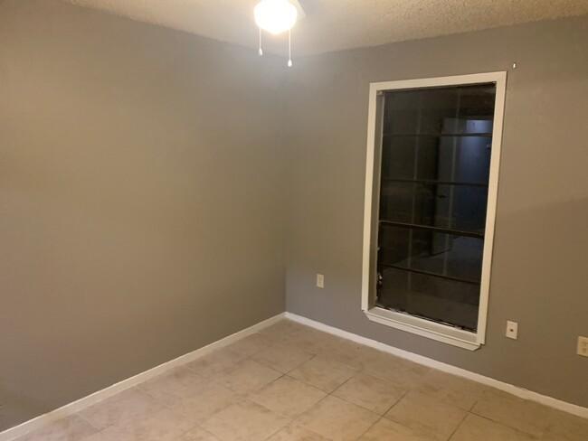 Building Photo - 644 Monet Dr. # C2