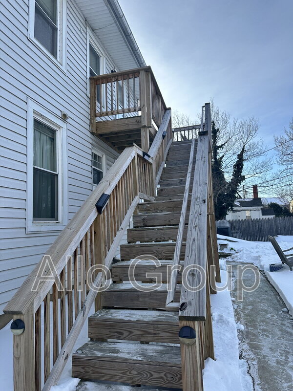 Building Photo - 655 Green St