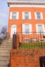 Building Photo - 507 W 4th St