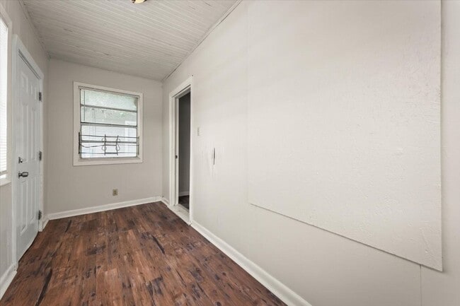 Photo - 1066 W 13th St House