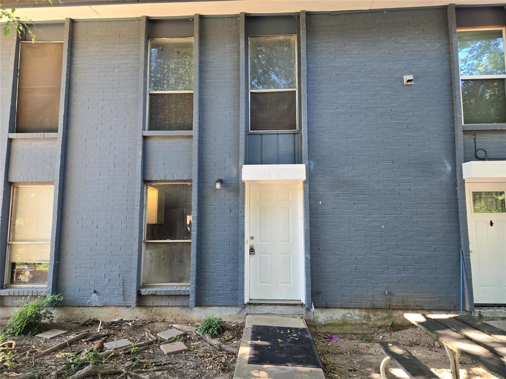 Primary Photo - 3824 Southway Dr