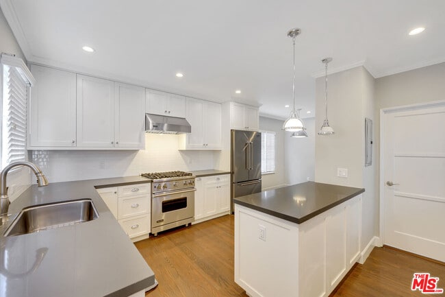 Foto del edificio - 234 S Spalding Dr