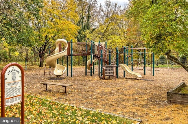 Foto del edificio - 301 Cherokee Cir