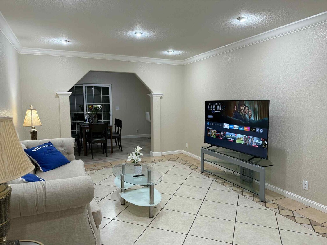 Foto principal - 3334 Dias Dr