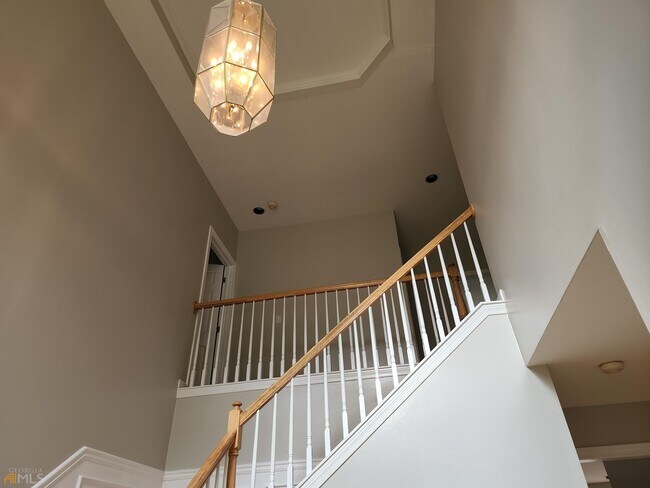 Building Photo - 2460 Sawtooth Oak Dr
