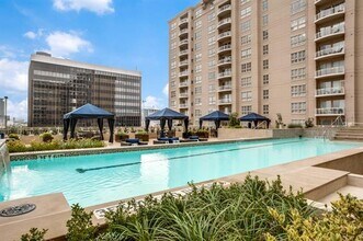 Building Photo - 3225 Turtle Creek Blvd