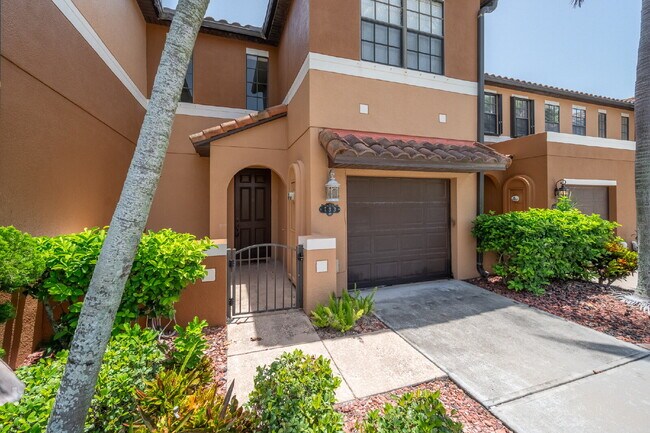 Foto del edificio - Beachside Townhome in Gated Community