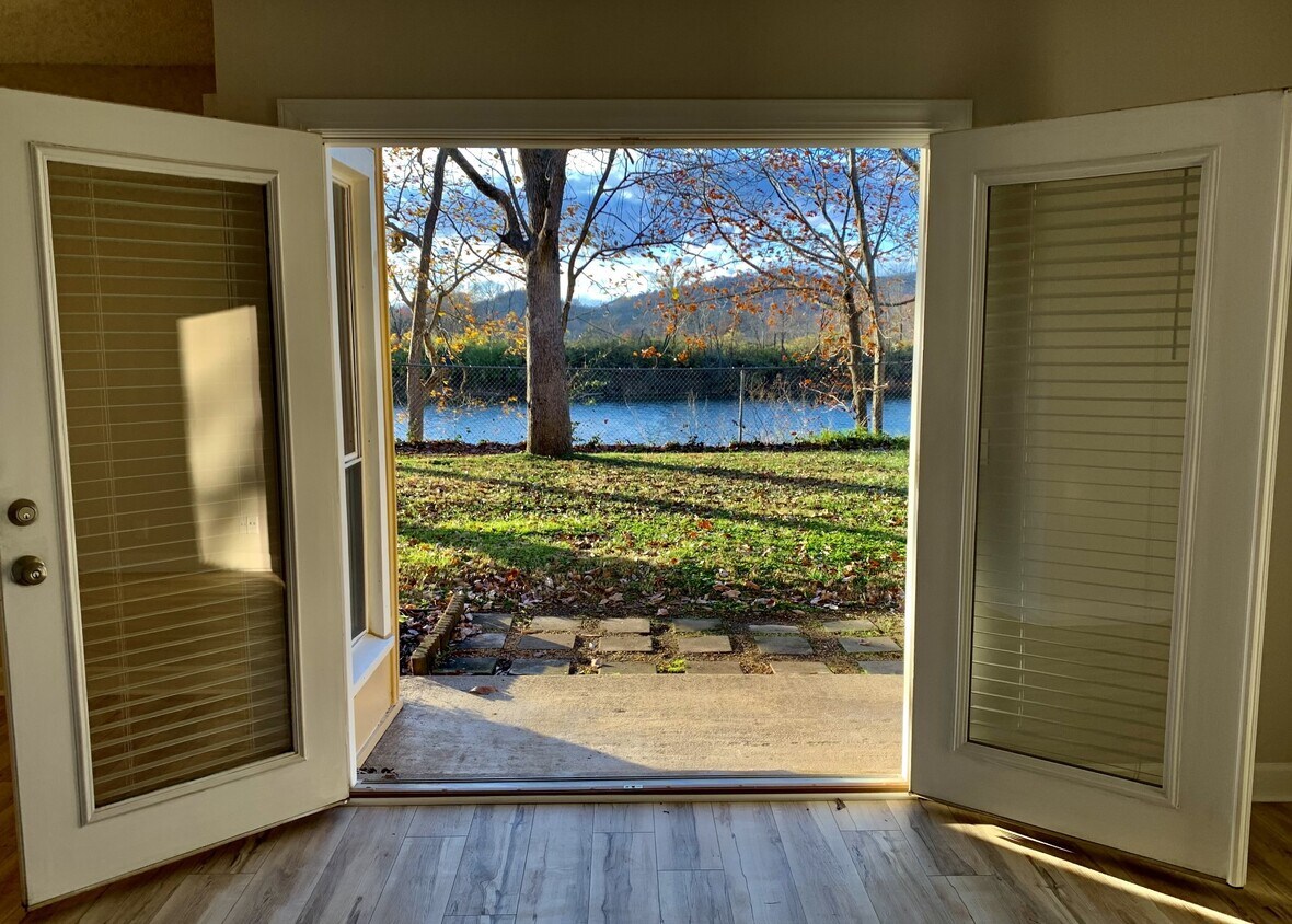 Foto principal - 515 Basswood Ave