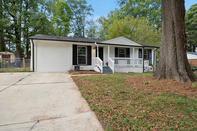 Building Photo - 2910 Driftwood Dr