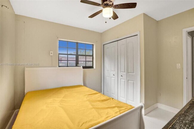 Building Photo - 4 bedroom in North miami FL 33162