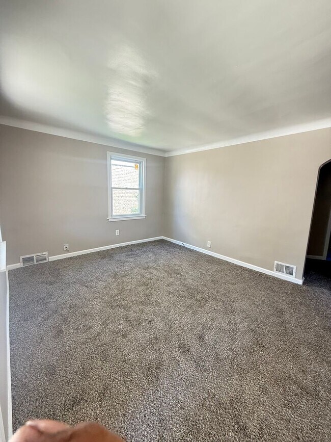 Foto del edificio - 3 BEDROOM HOME IN WARREN