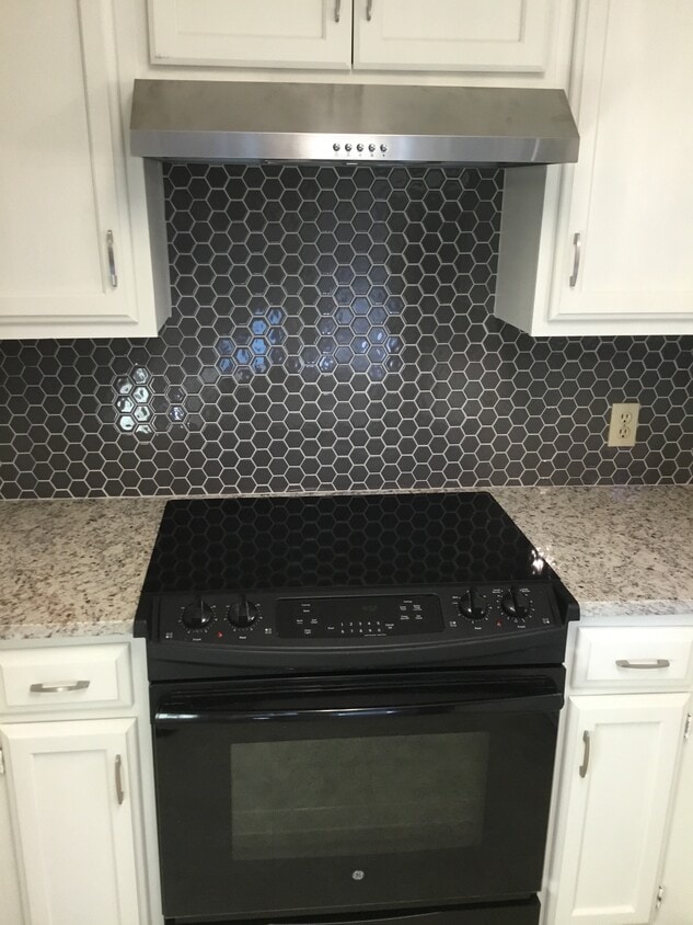 Range &amp; vent hood - 9991 Smugglers Cove