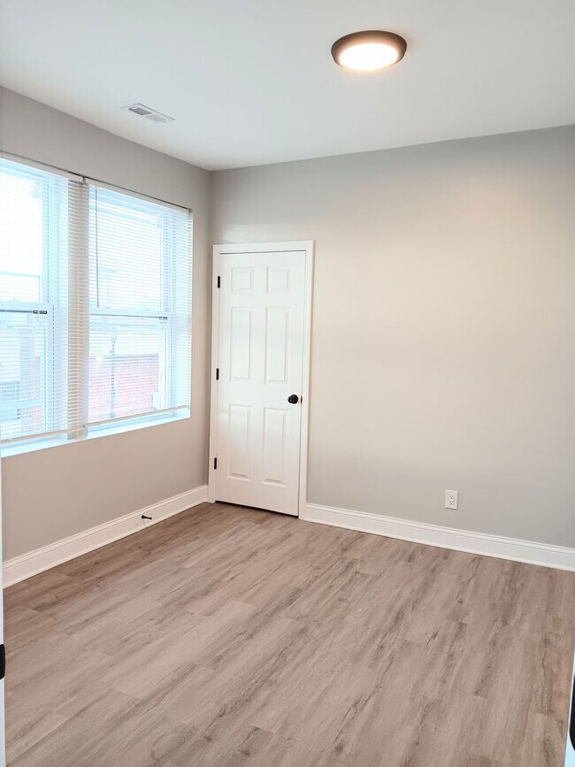 Foto del edificio - 3721 Main St