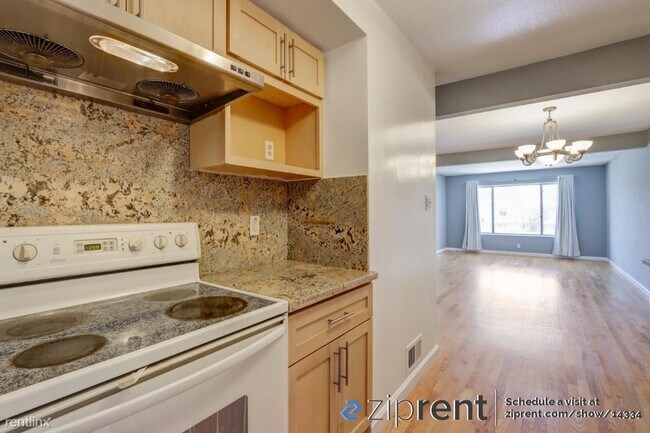 Foto del edificio - 2 br, 1 bath Condo - 2286 Greendale Dr, So...