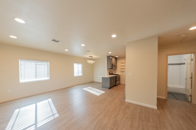 Foto del edificio - 7503 Camellia Ave